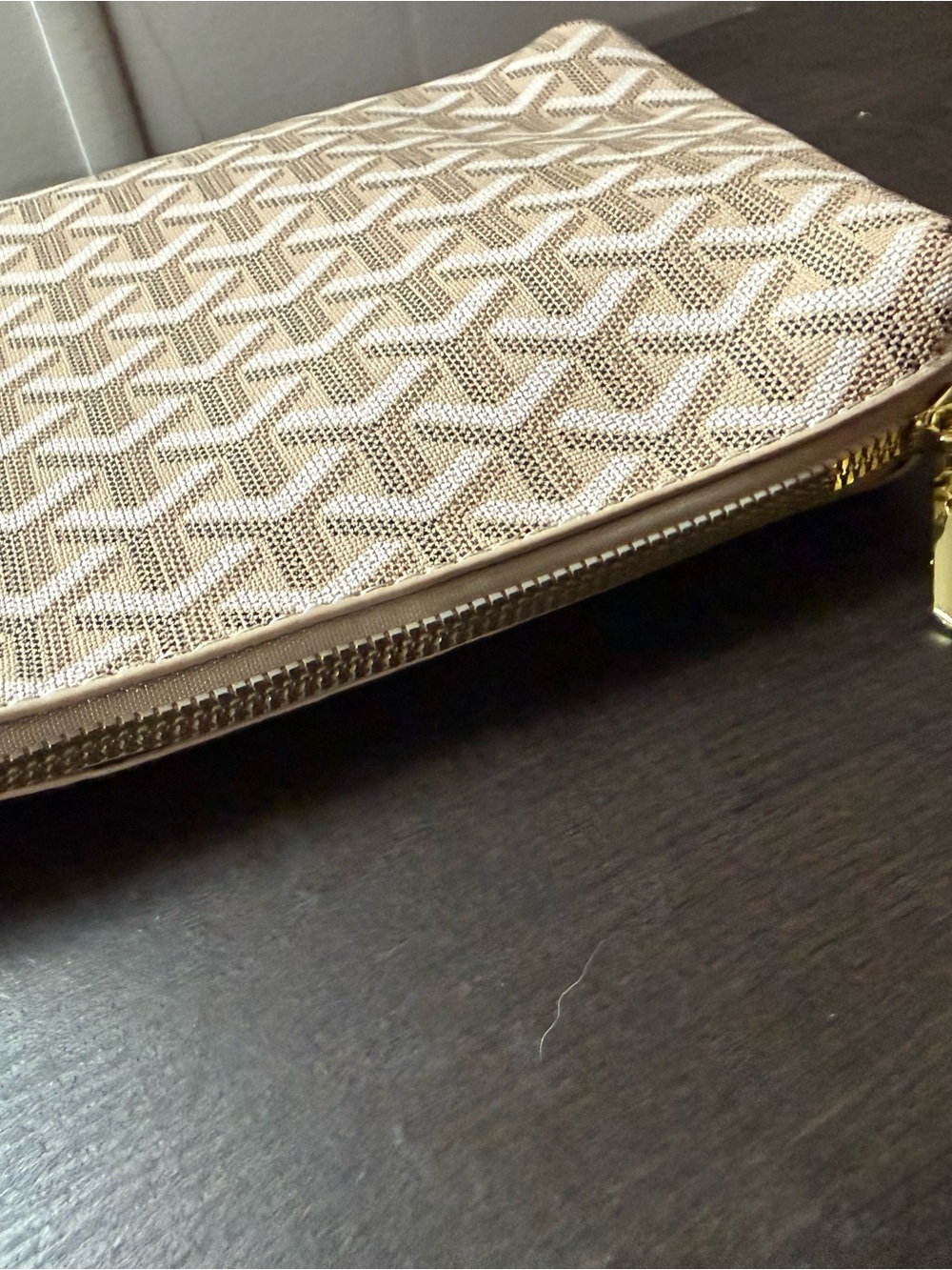 Beige Geometric-Pattern Shoulder Bag with Matching Pouch - Picture 4 of 4